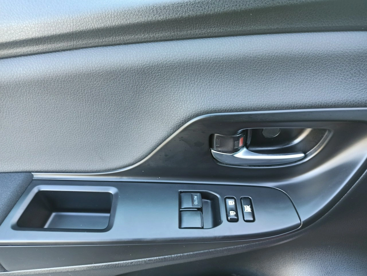 Toyota Yaris - Zdjęcie 13