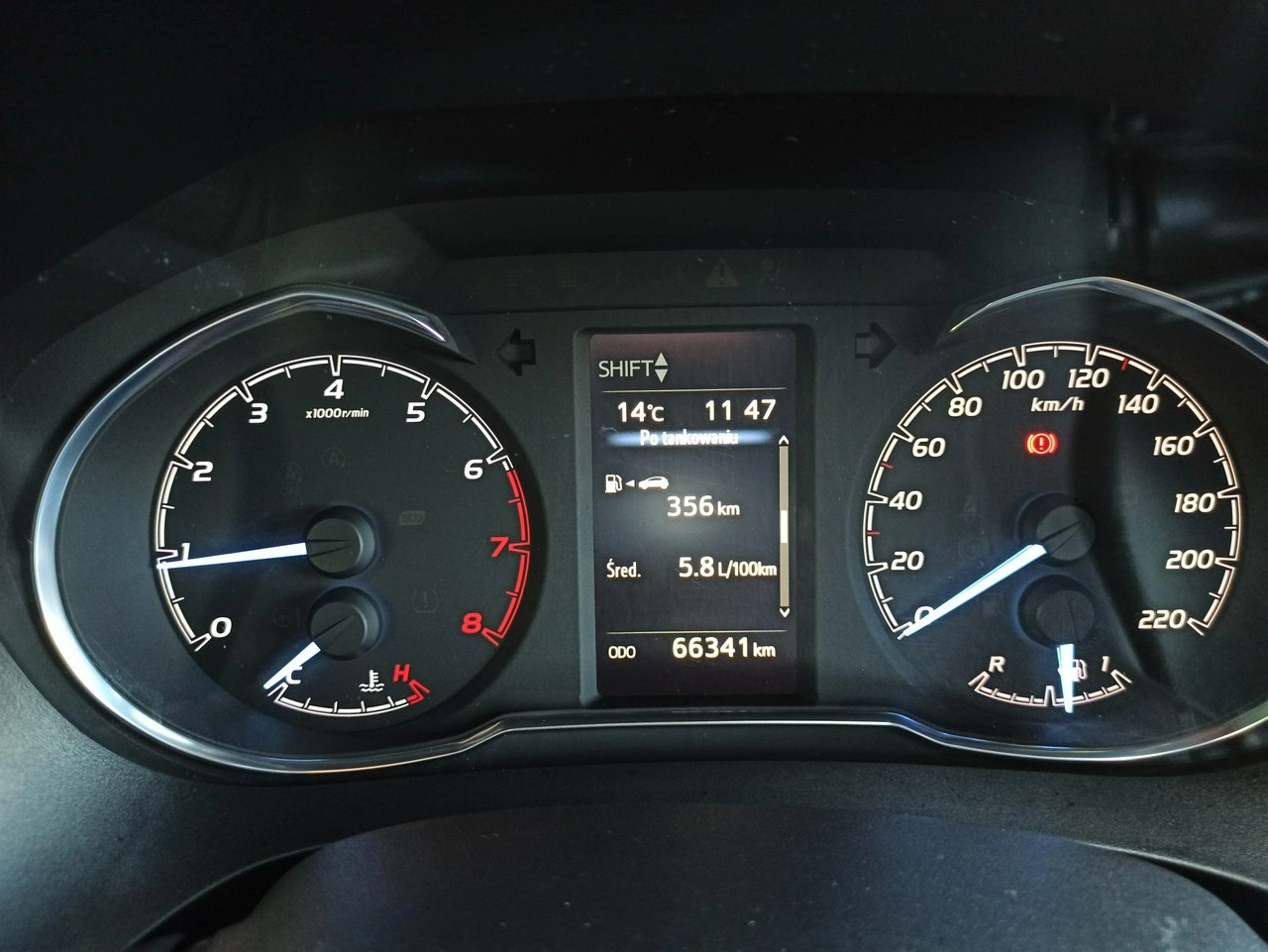 Toyota Yaris - Zdjęcie 14