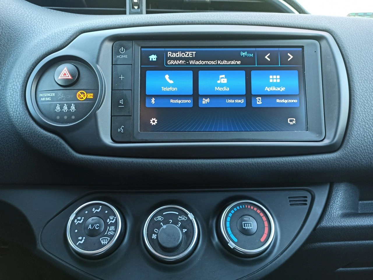 Toyota Yaris - Zdjęcie 17