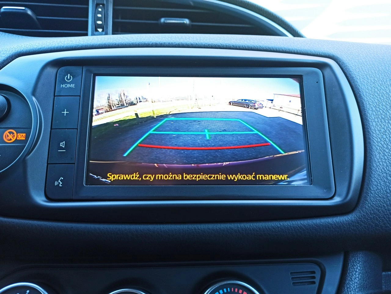 Toyota Yaris - Zdjęcie 23