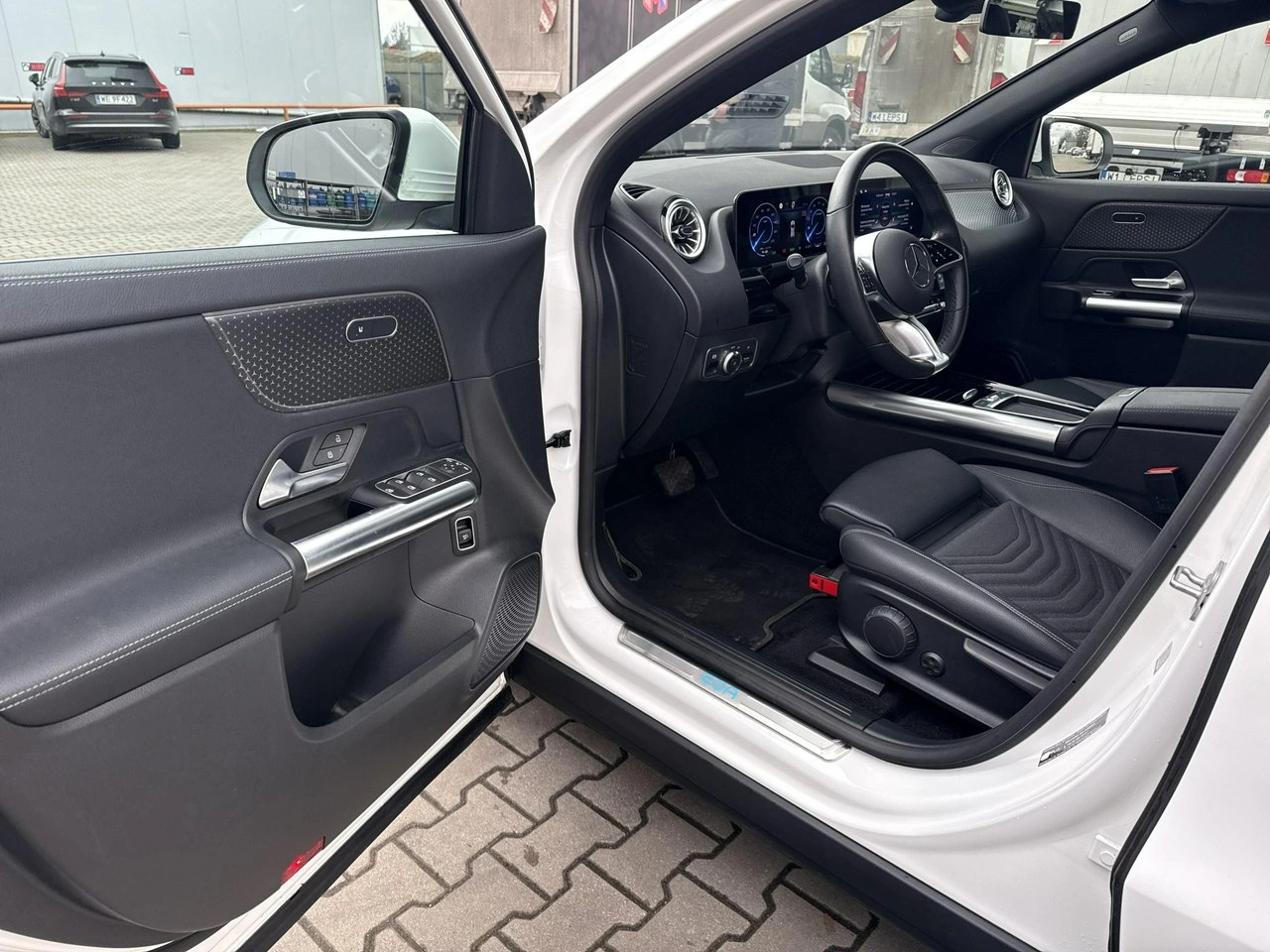 Mercedes EQA - Zdjęcie 9