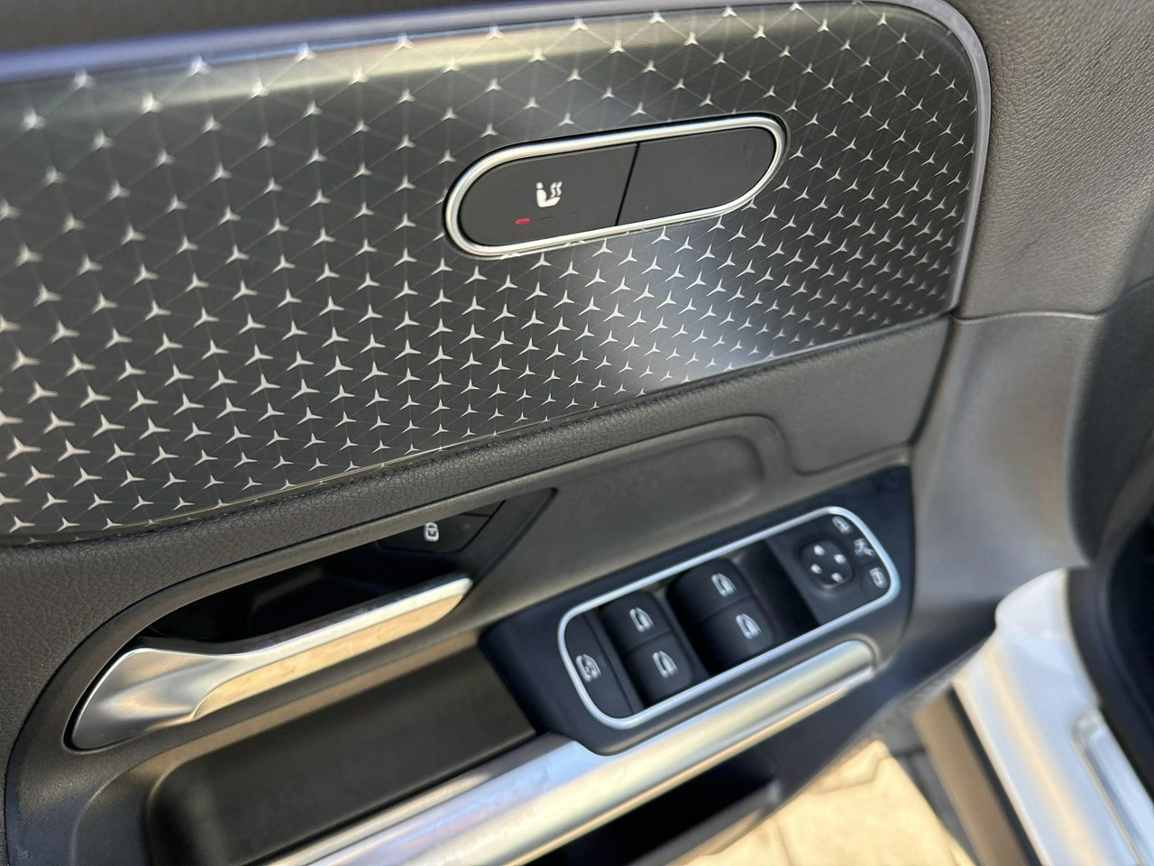 Mercedes EQA - Zdjęcie 11