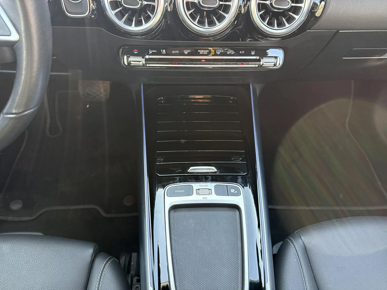 Mercedes EQA - Zdjęcie 24