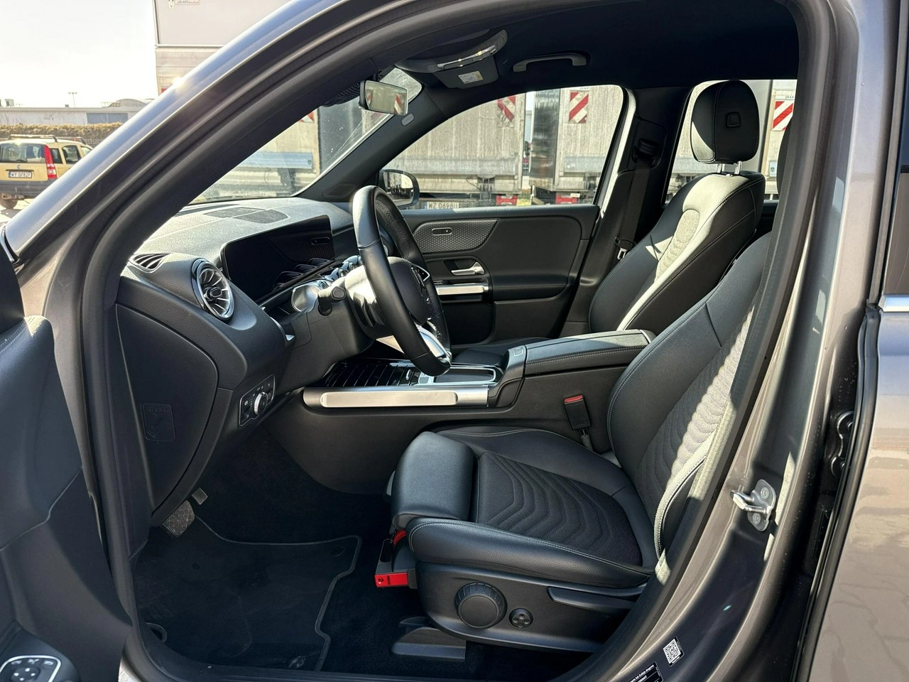 Mercedes EQB - Zdjęcie 10