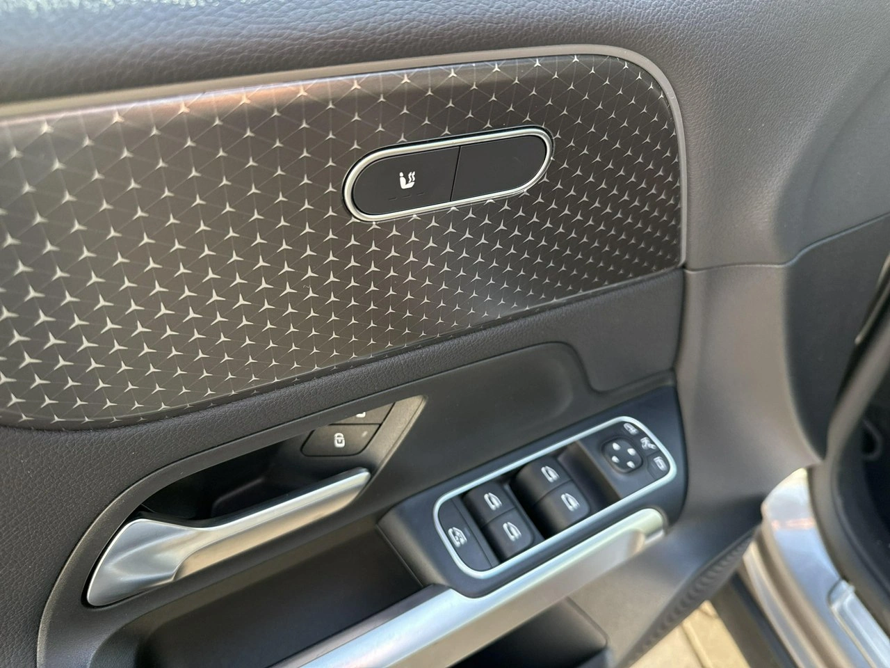 Mercedes EQB - Zdjęcie 11