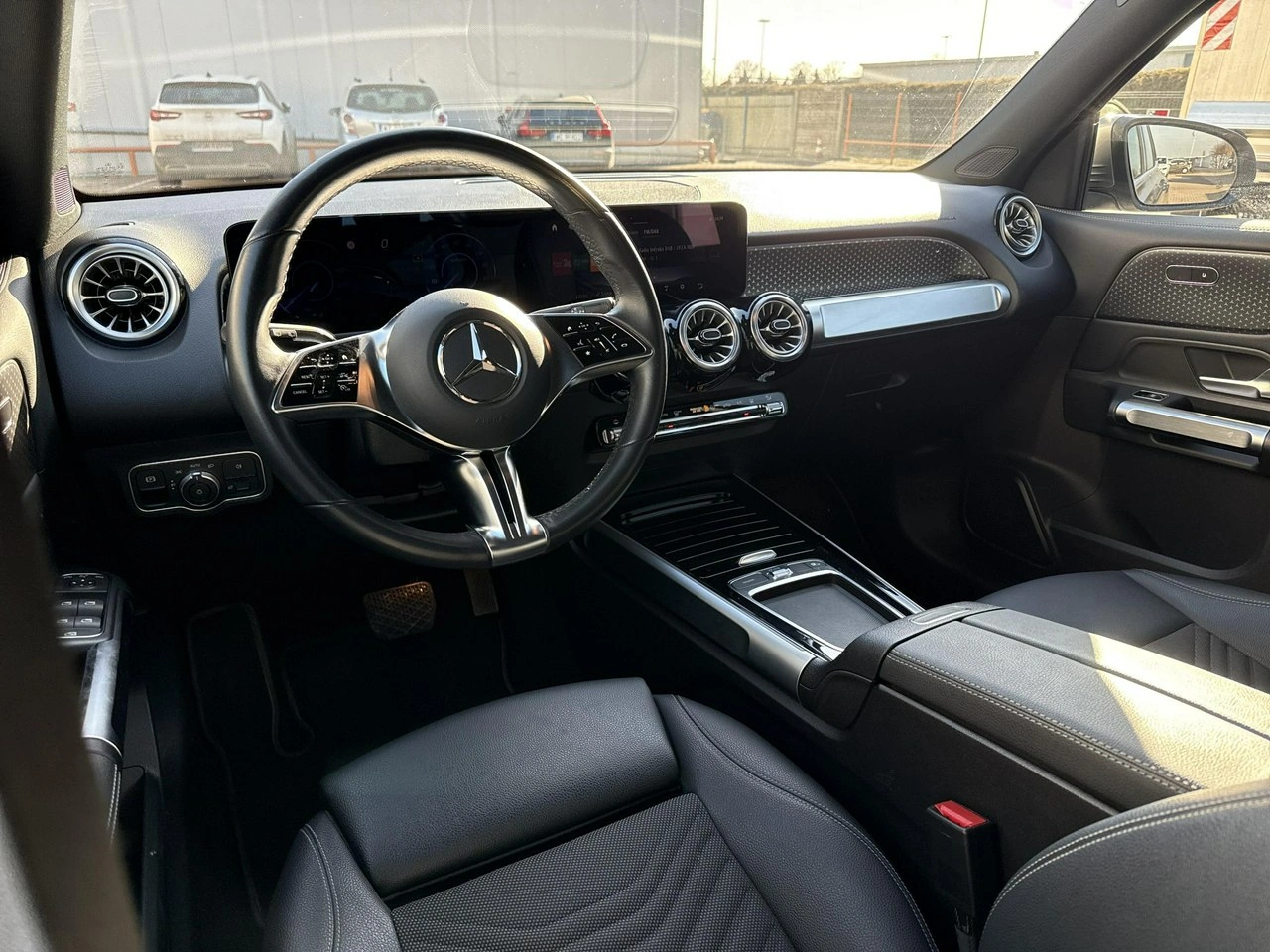 Mercedes EQB - Zdjęcie 12