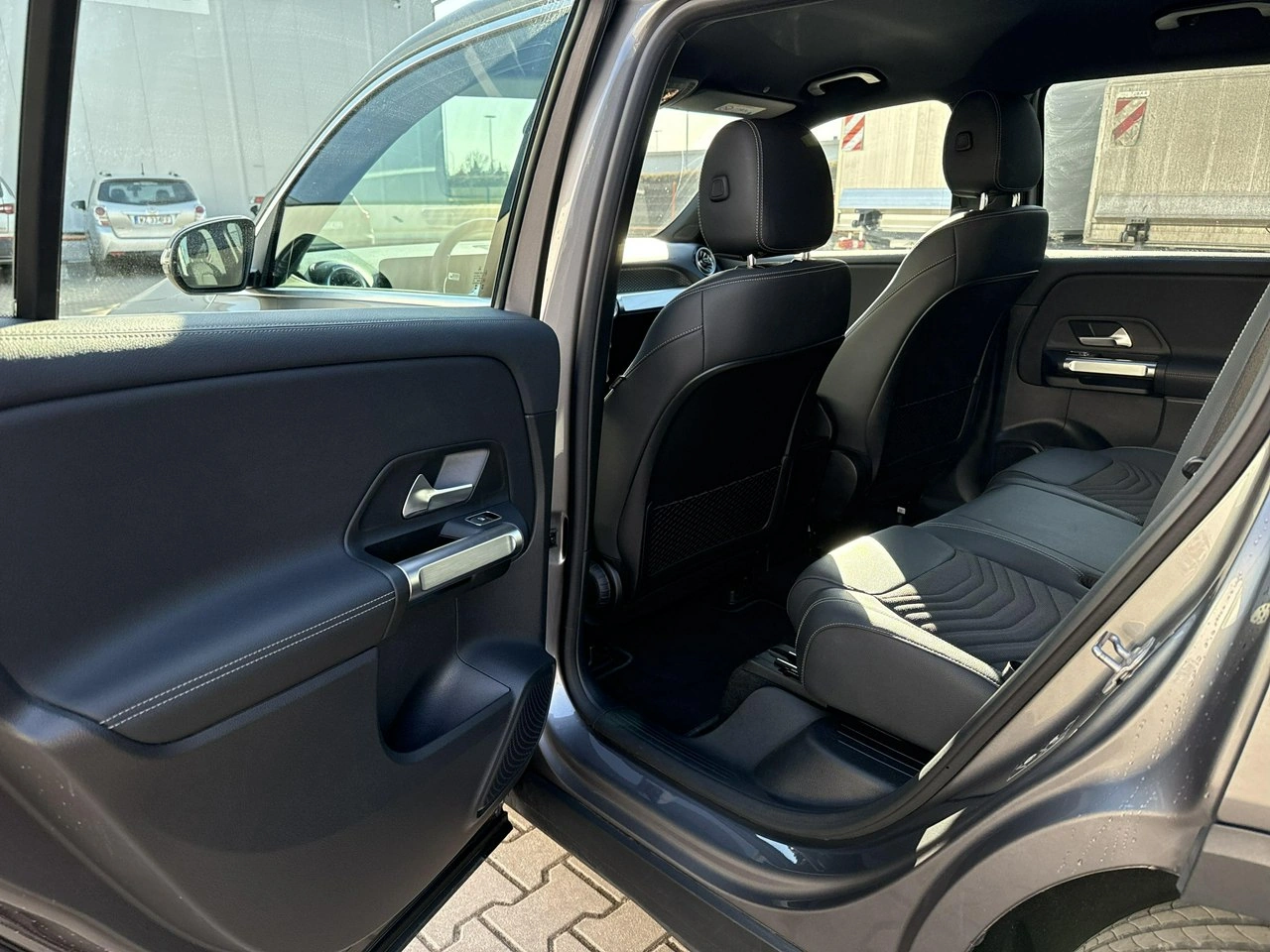 Mercedes EQB - Zdjęcie 13