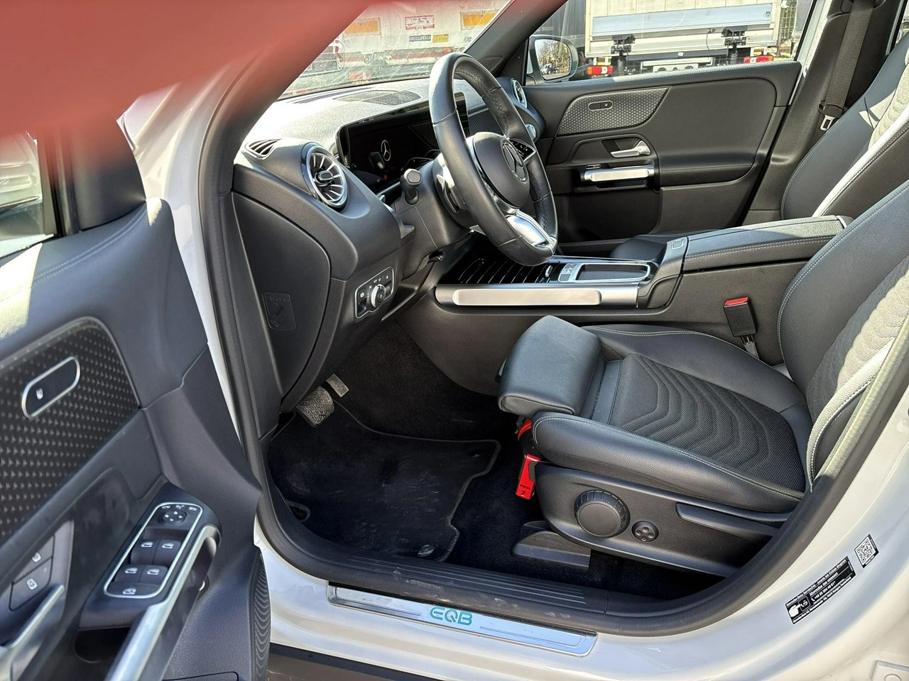 Mercedes EQB - Zdjęcie 9