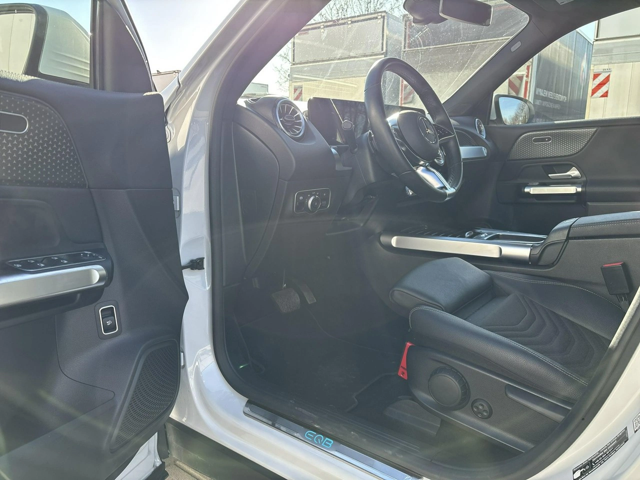 Mercedes EQB - Zdjęcie 11