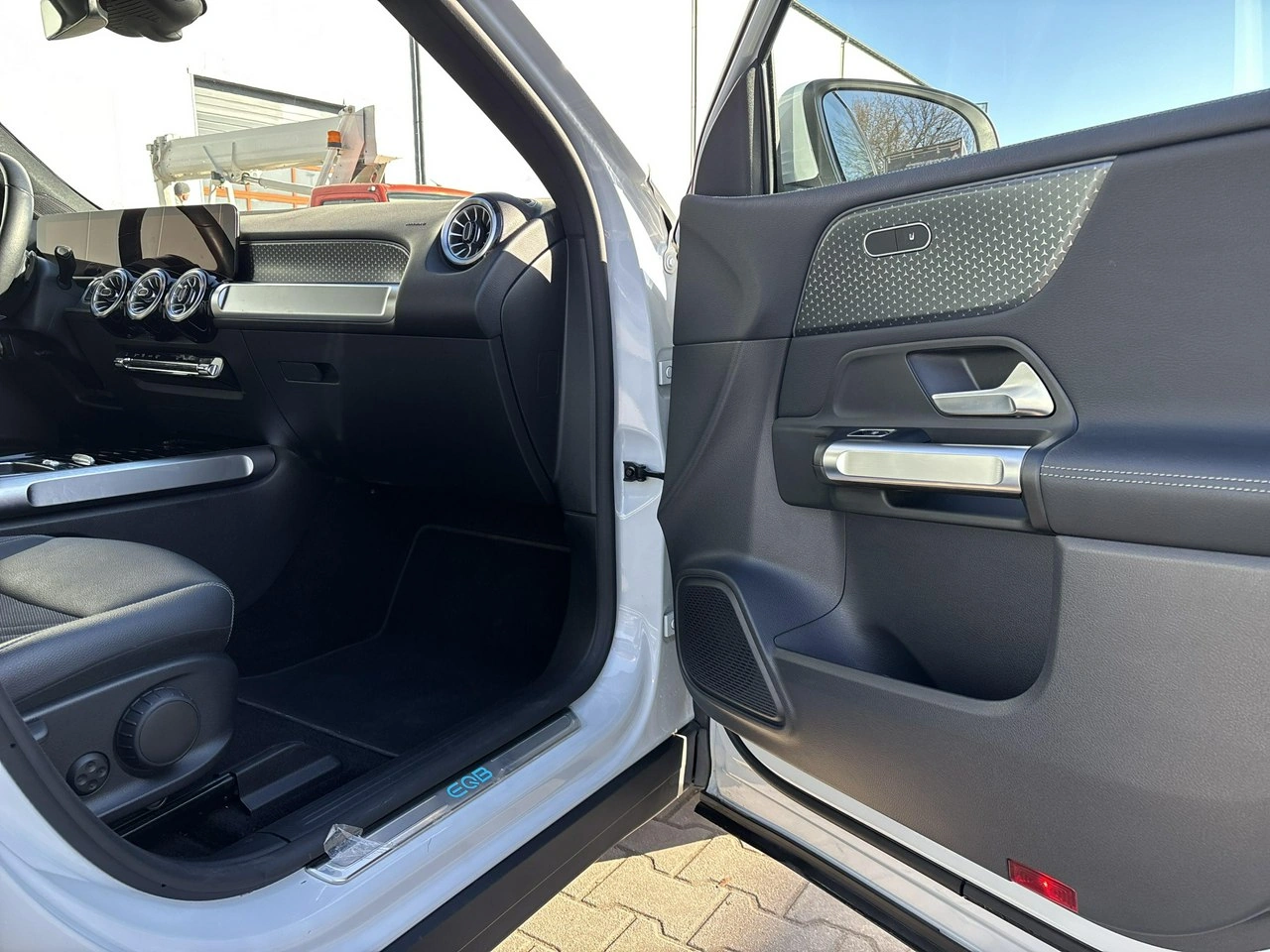 Mercedes EQB - Zdjęcie 16