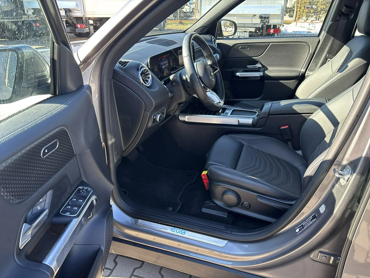 Mercedes EQB - Zdjęcie 9