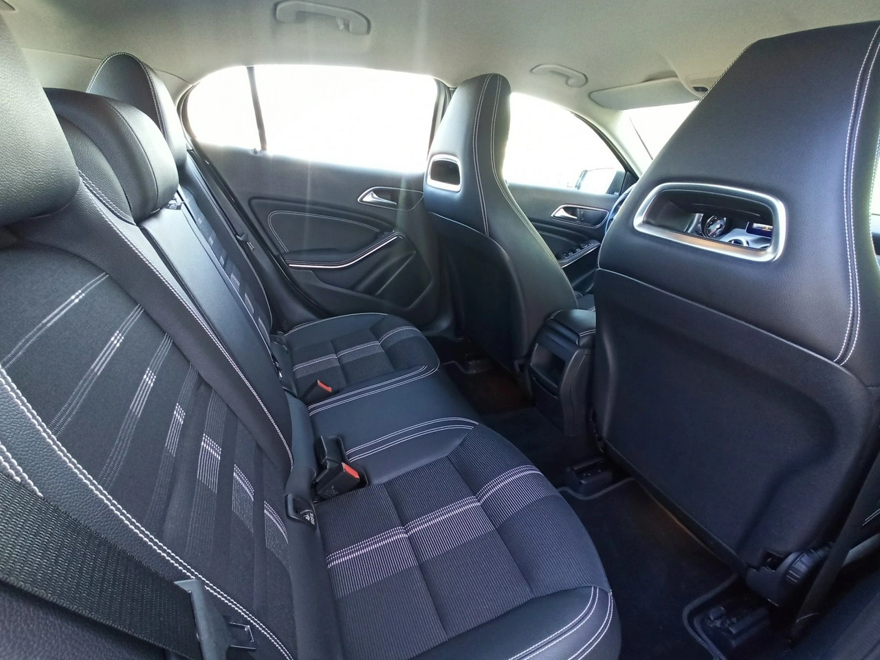 Mercedes GLA 200 - Zdjęcie 11