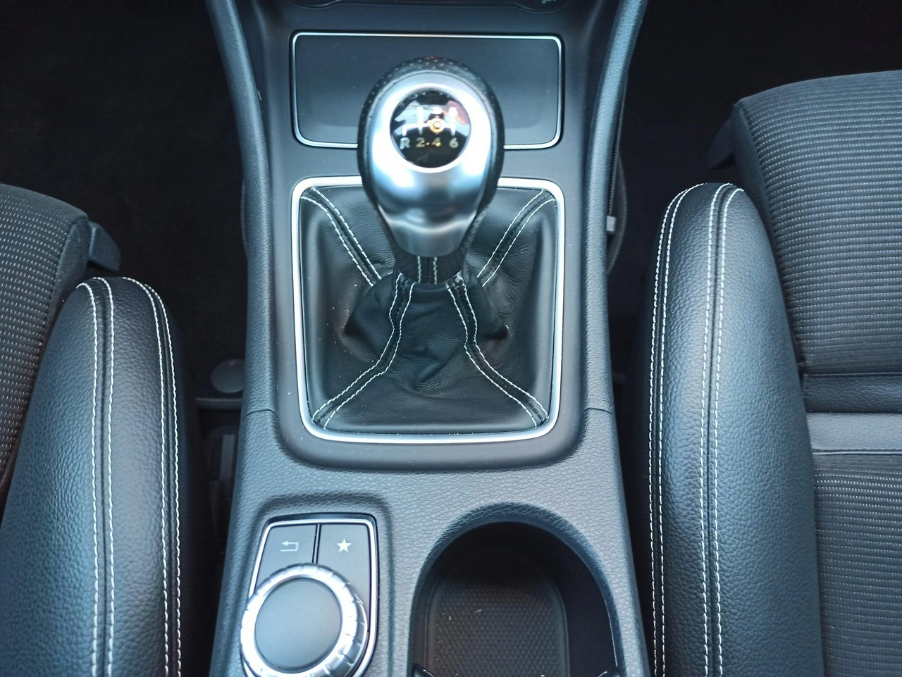 Mercedes GLA 200 - Zdjęcie 17