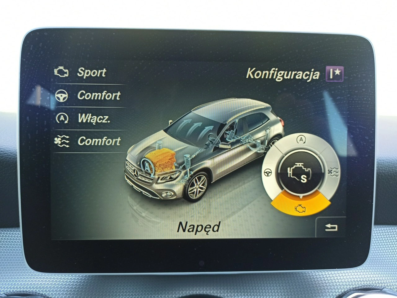 Mercedes GLA 200 - Zdjęcie 24