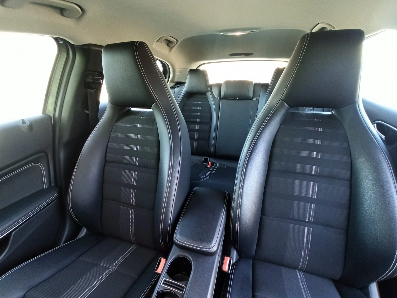 Mercedes GLA 200 - Zdjęcie 7