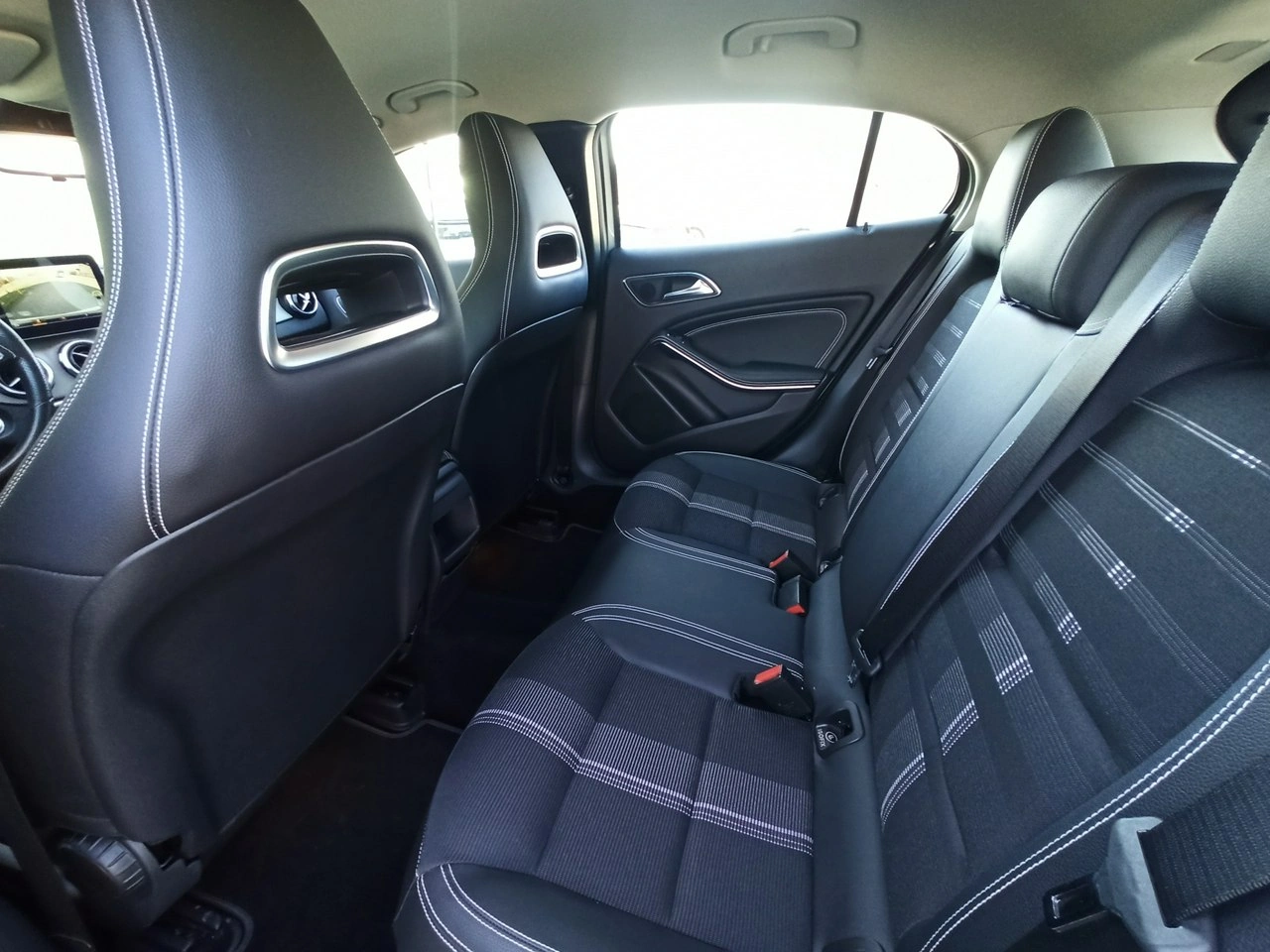 Mercedes GLA 200 - Zdjęcie 8