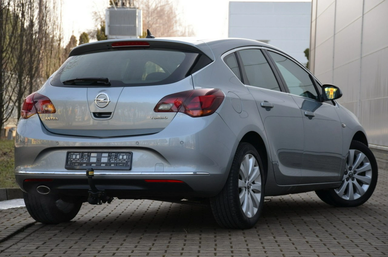 Opel Astra - Zdjęcie 9