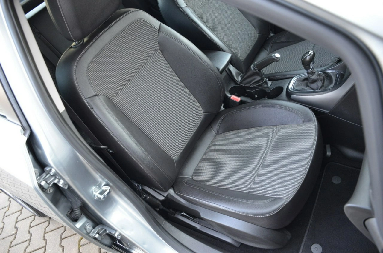 Opel Astra - Zdjęcie 25