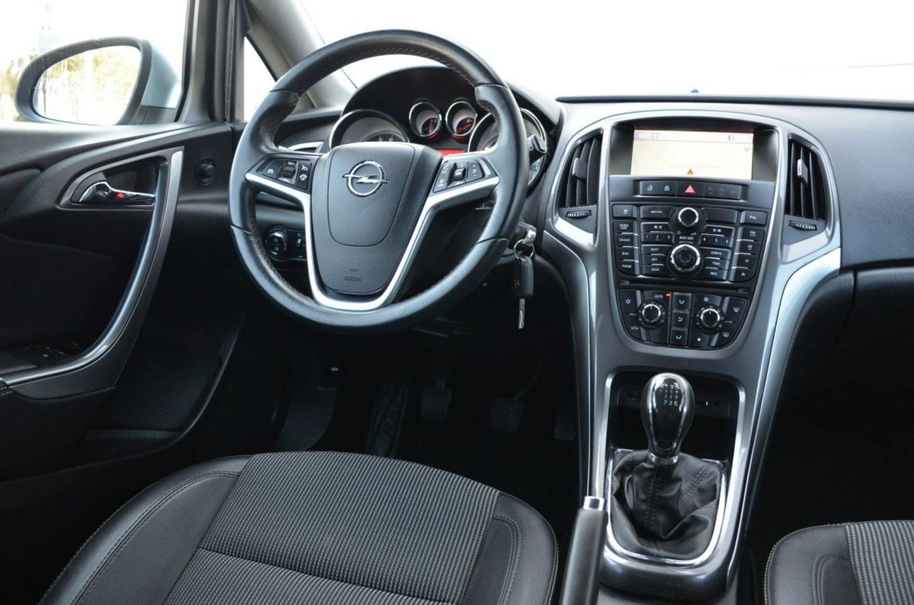 Opel Astra - Zdjęcie 28