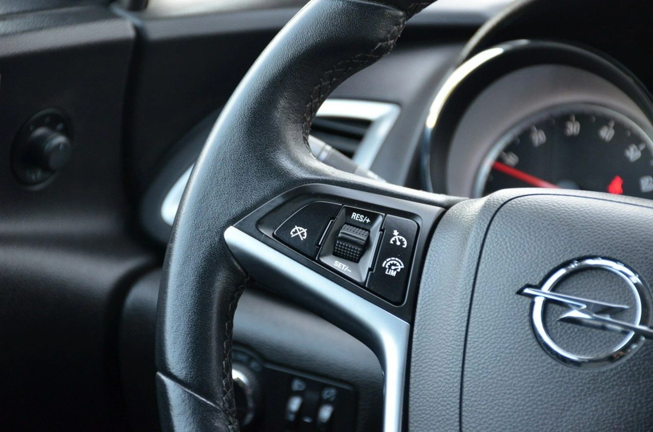 Opel Astra - Zdjęcie 30