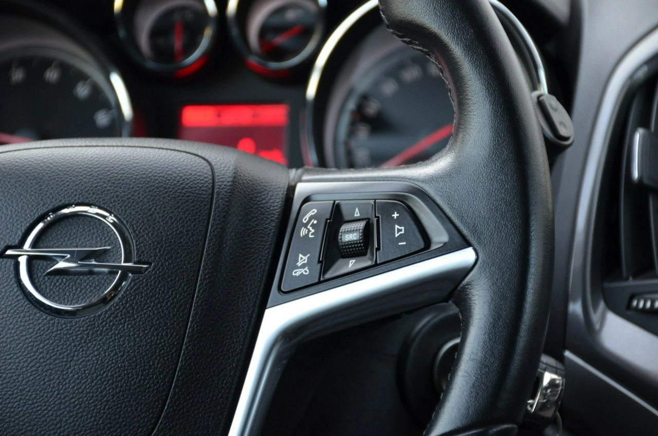 Opel Astra - Zdjęcie 31