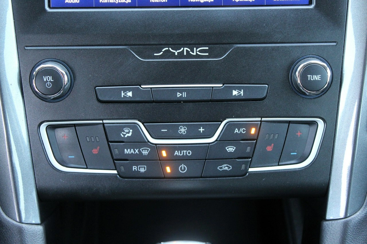 Ford Mondeo SW - Zdjęcie 20