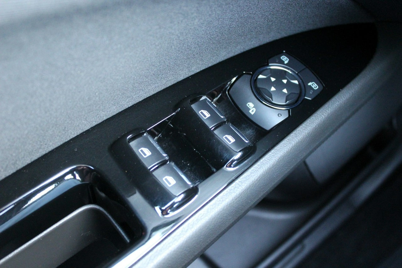 Ford Mondeo SW - Zdjęcie 21