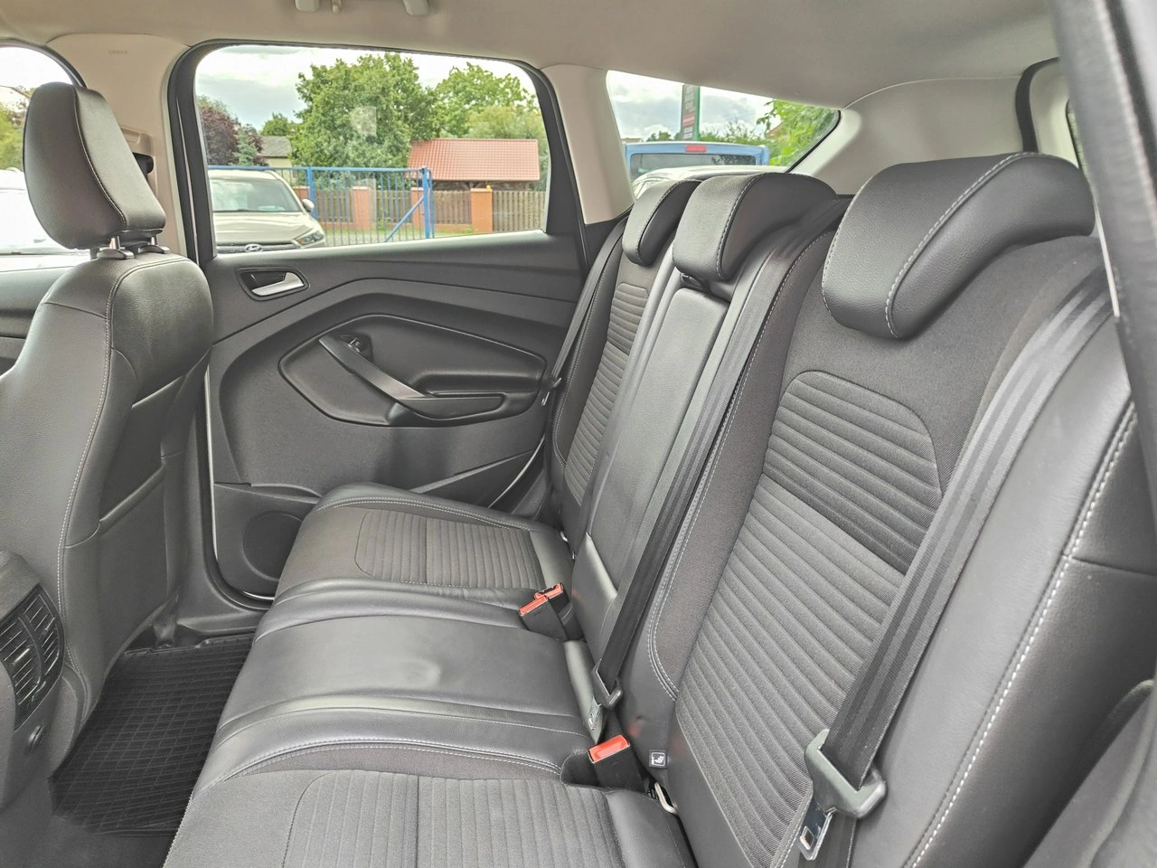 Ford Kuga - Zdjęcie 24