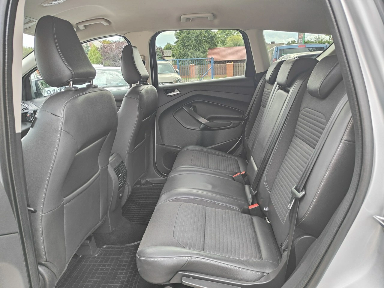 Ford Kuga - Zdjęcie 25