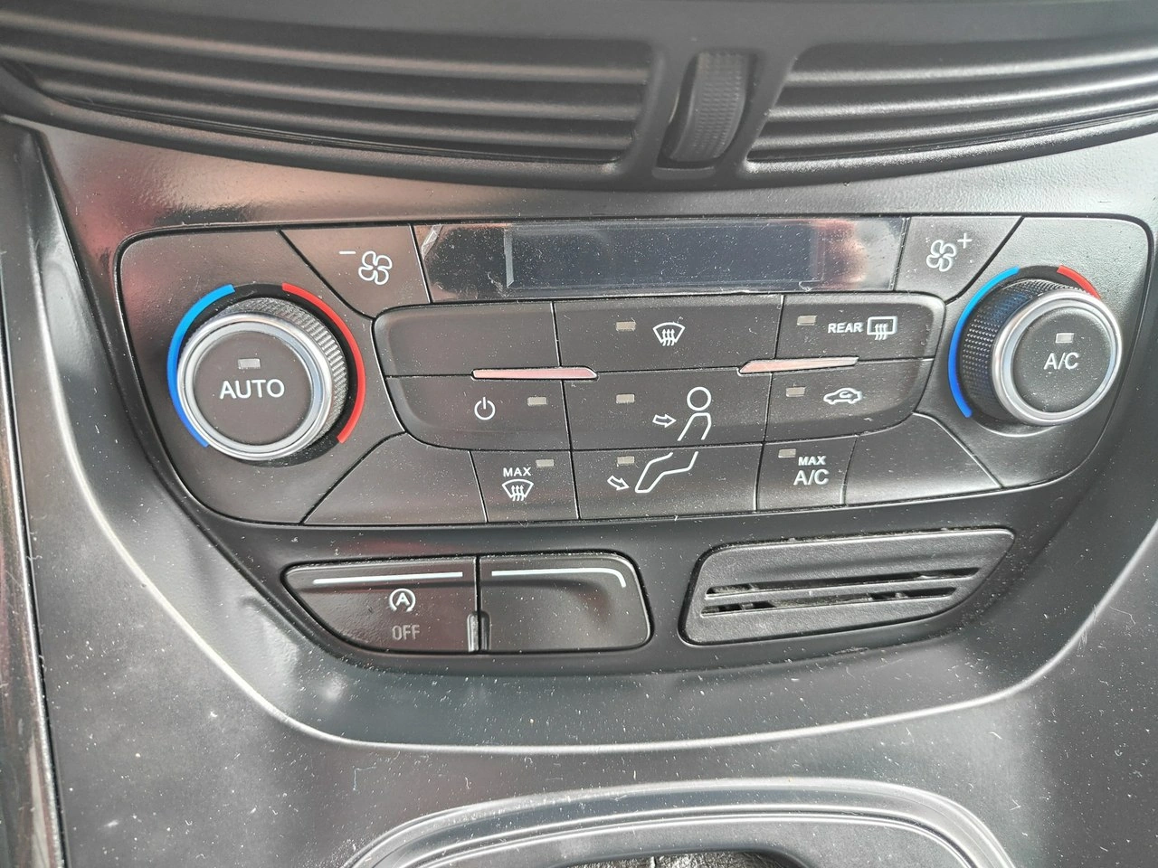 Ford Kuga - Zdjęcie 10