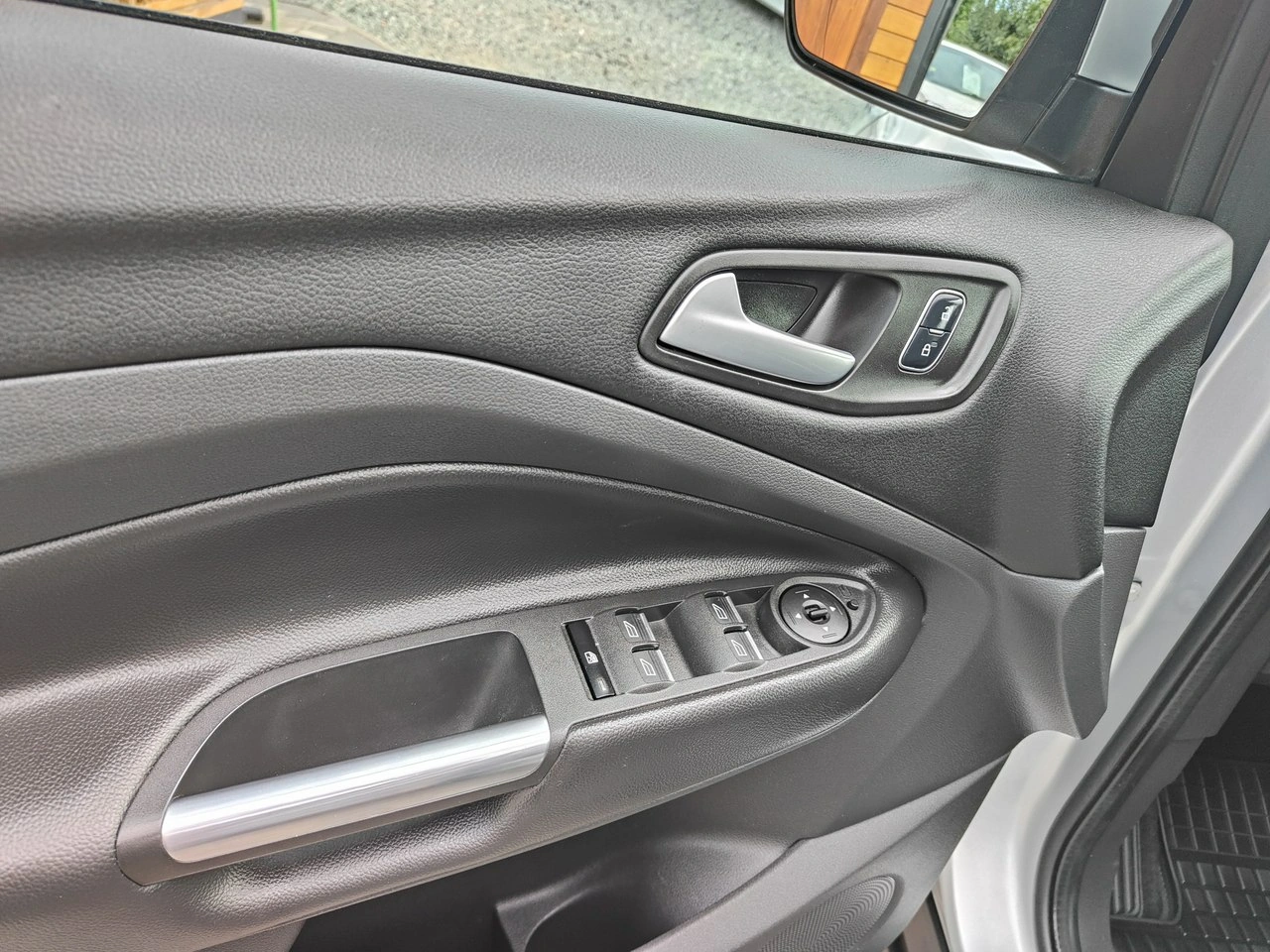 Ford Kuga - Zdjęcie 16