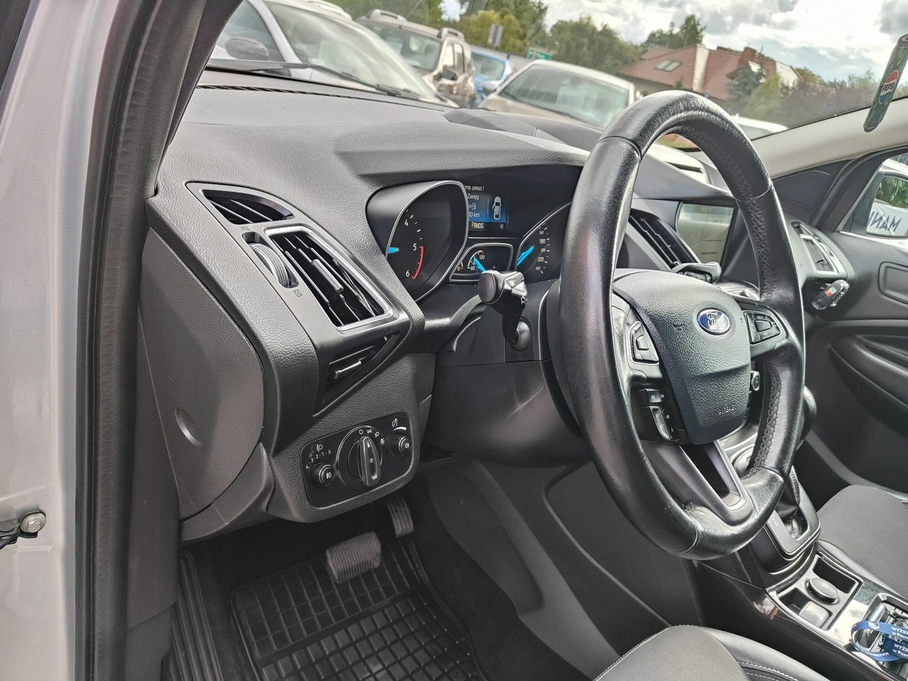 Ford Kuga - Zdjęcie 11