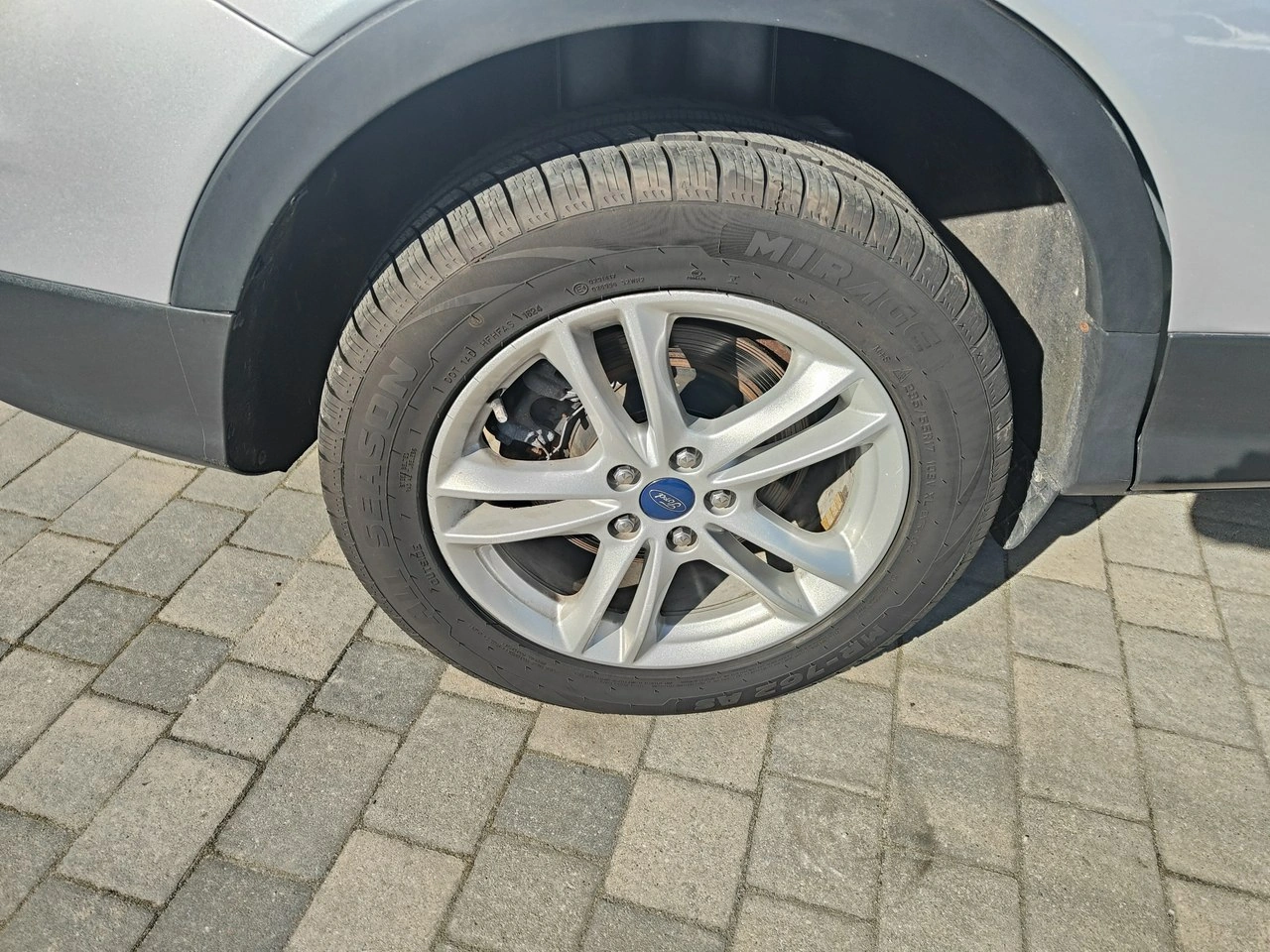 Ford Kuga - Zdjęcie 29