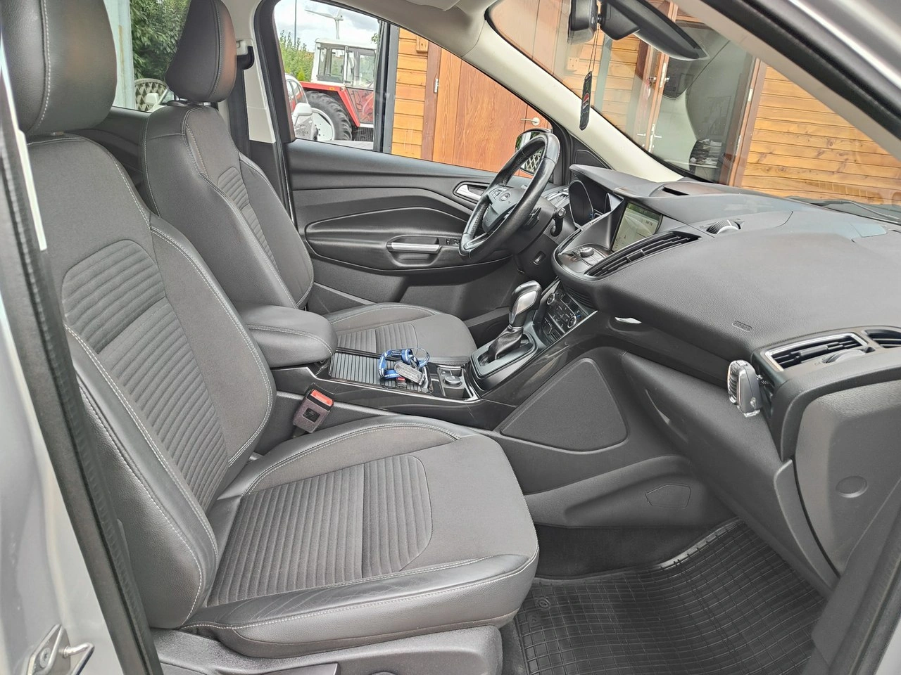 Ford Kuga - Zdjęcie 17