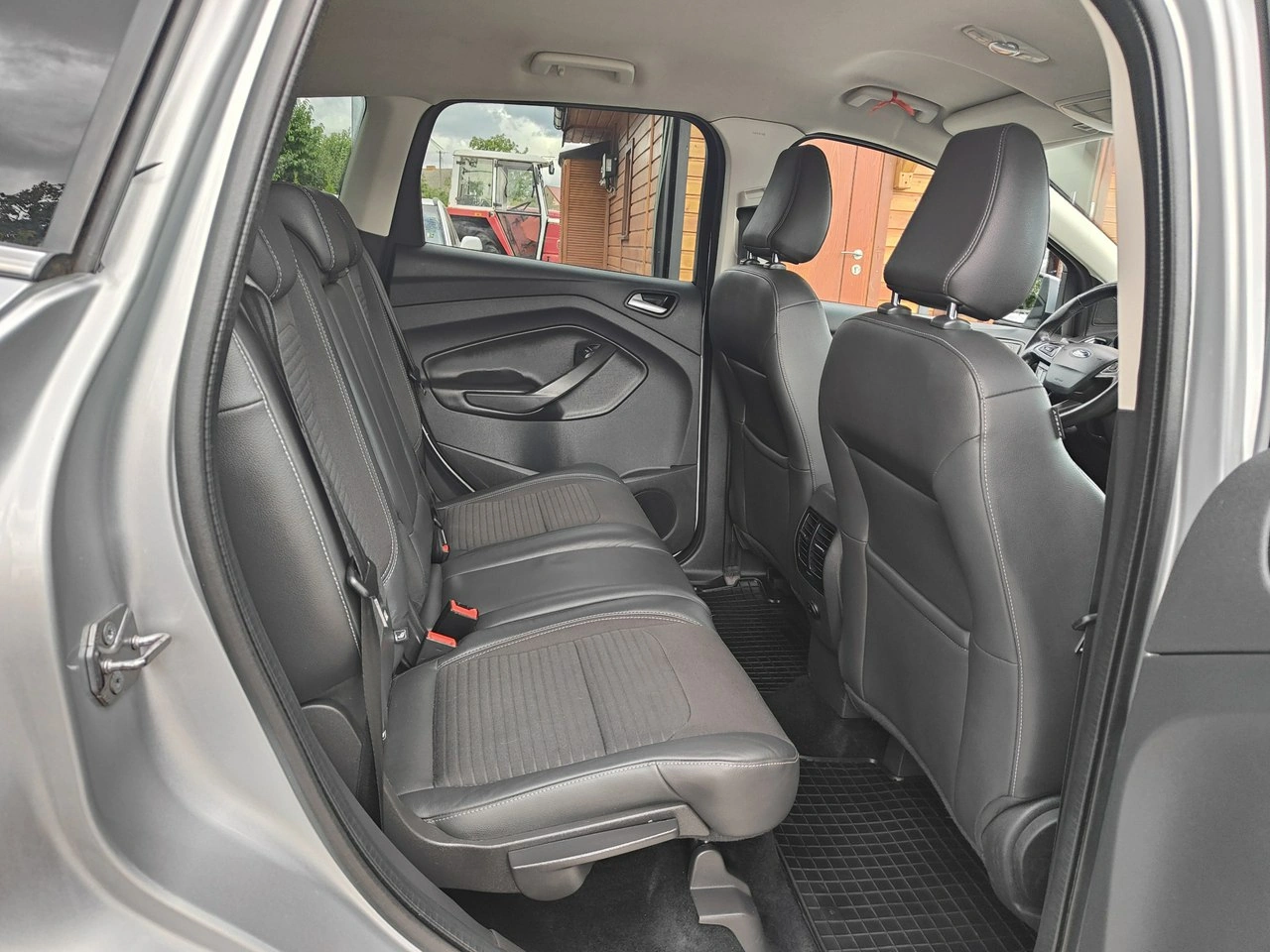 Ford Kuga - Zdjęcie 22