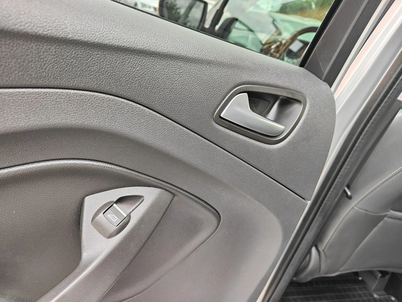 Ford Kuga - Zdjęcie 26