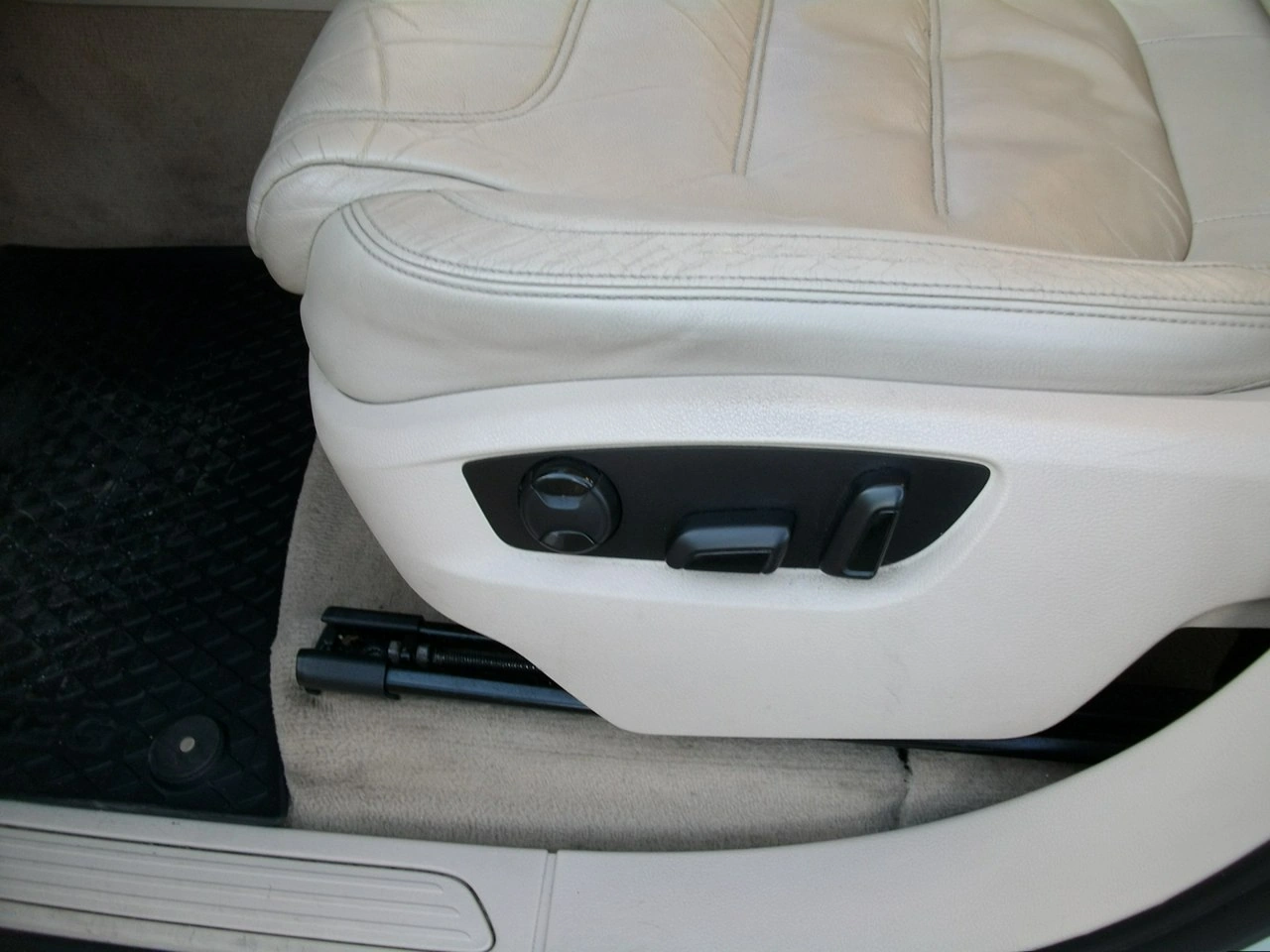 Volkswagen Touareg - Zdjęcie 9