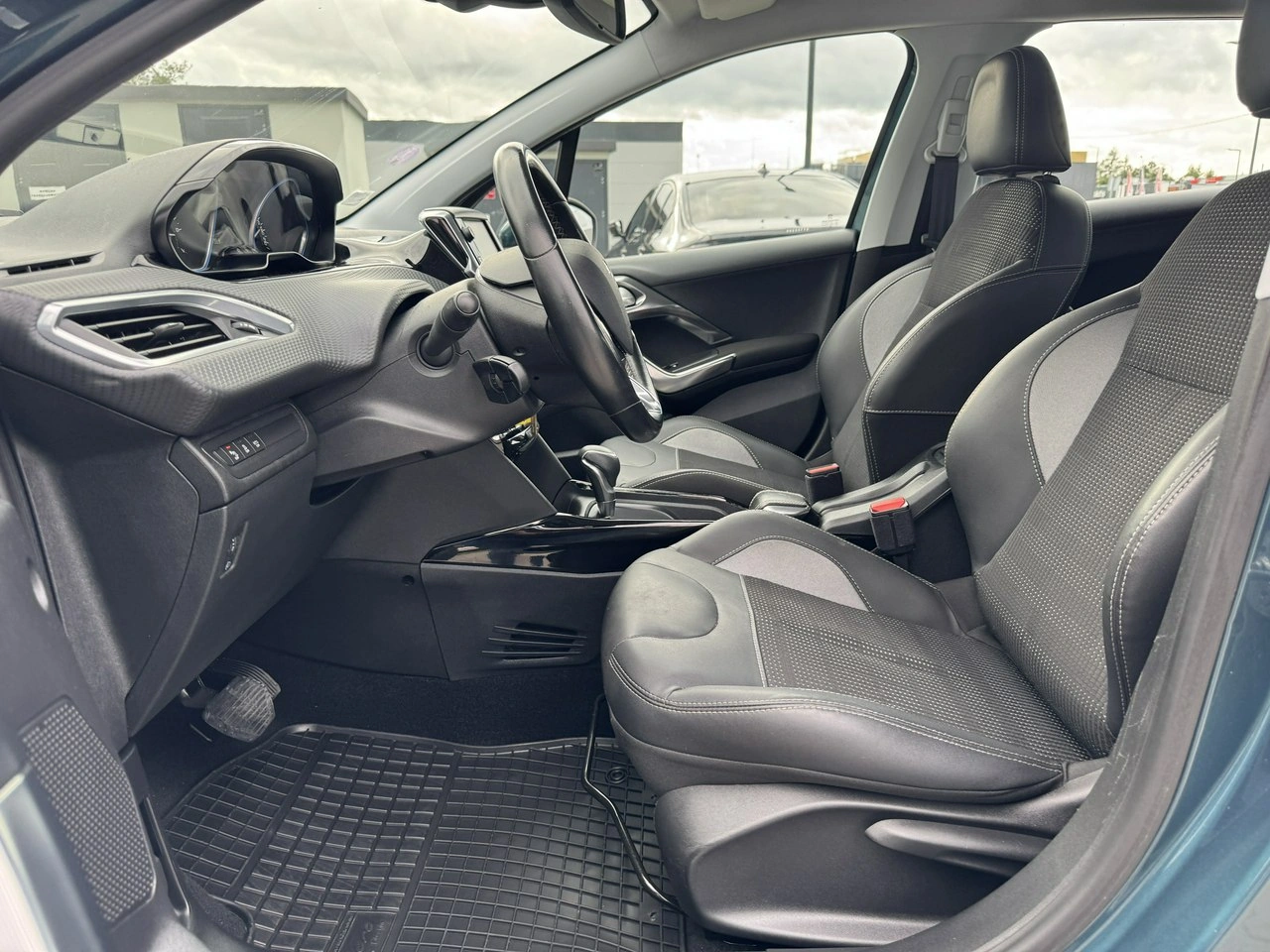 Peugeot 2008 - Zdjęcie 17