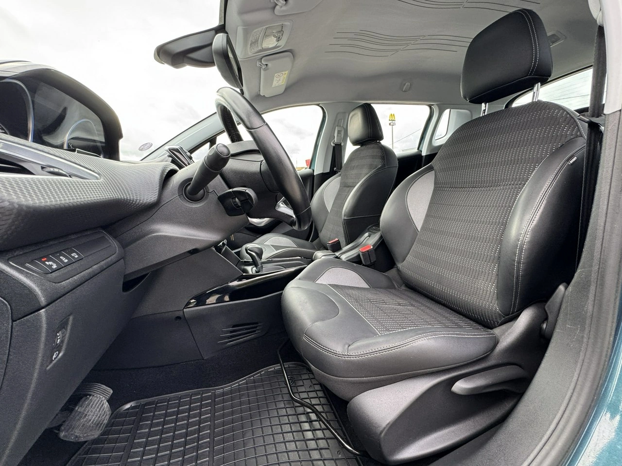 Peugeot 2008 - Zdjęcie 18