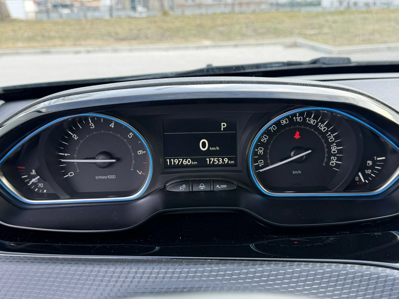 Peugeot 2008 - Zdjęcie 27