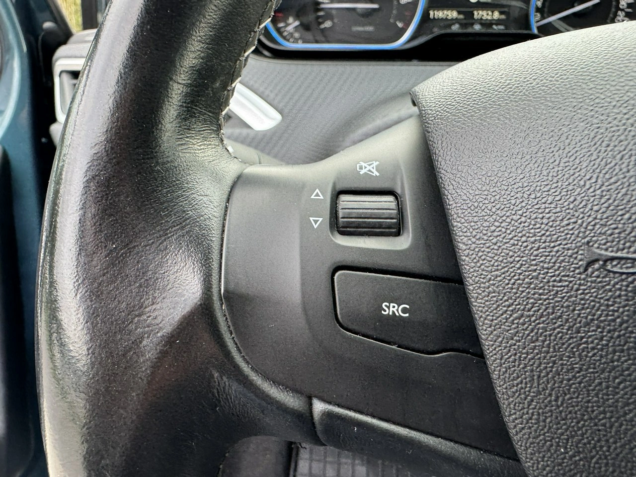 Peugeot 2008 - Zdjęcie 23