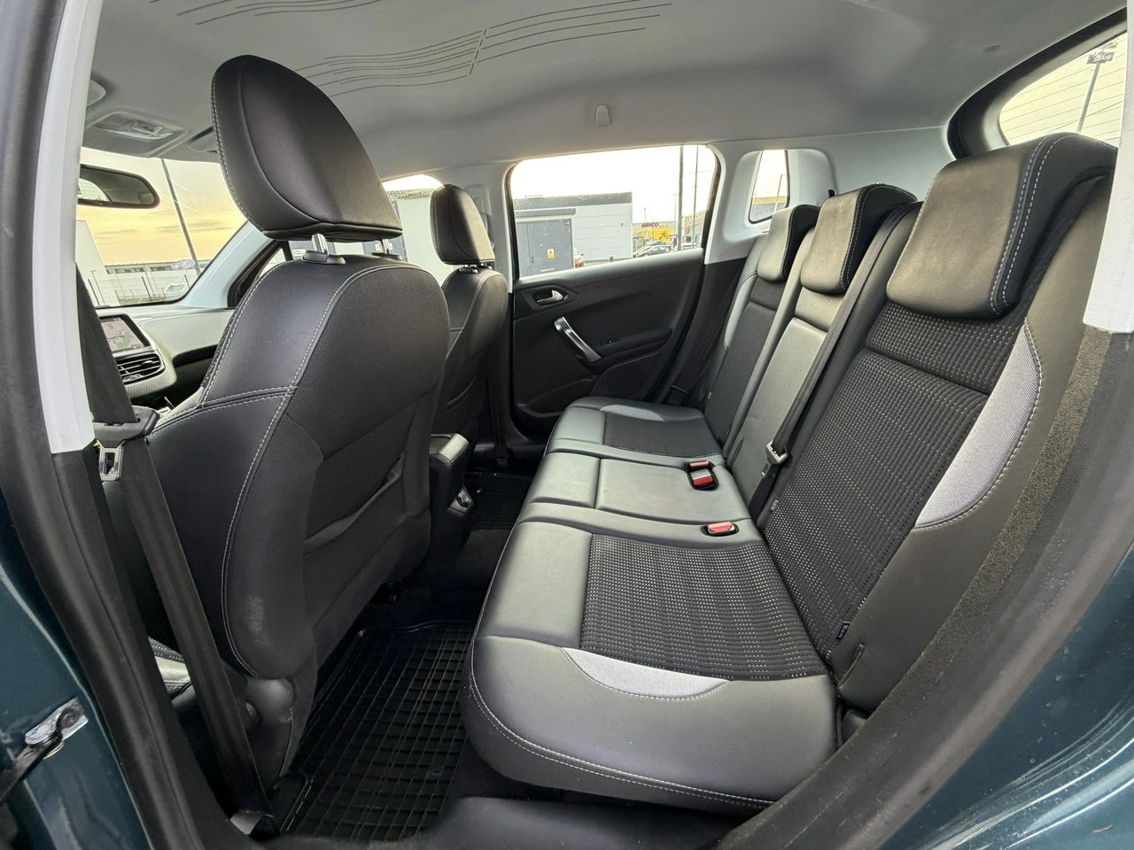 Peugeot 2008 - Zdjęcie 29