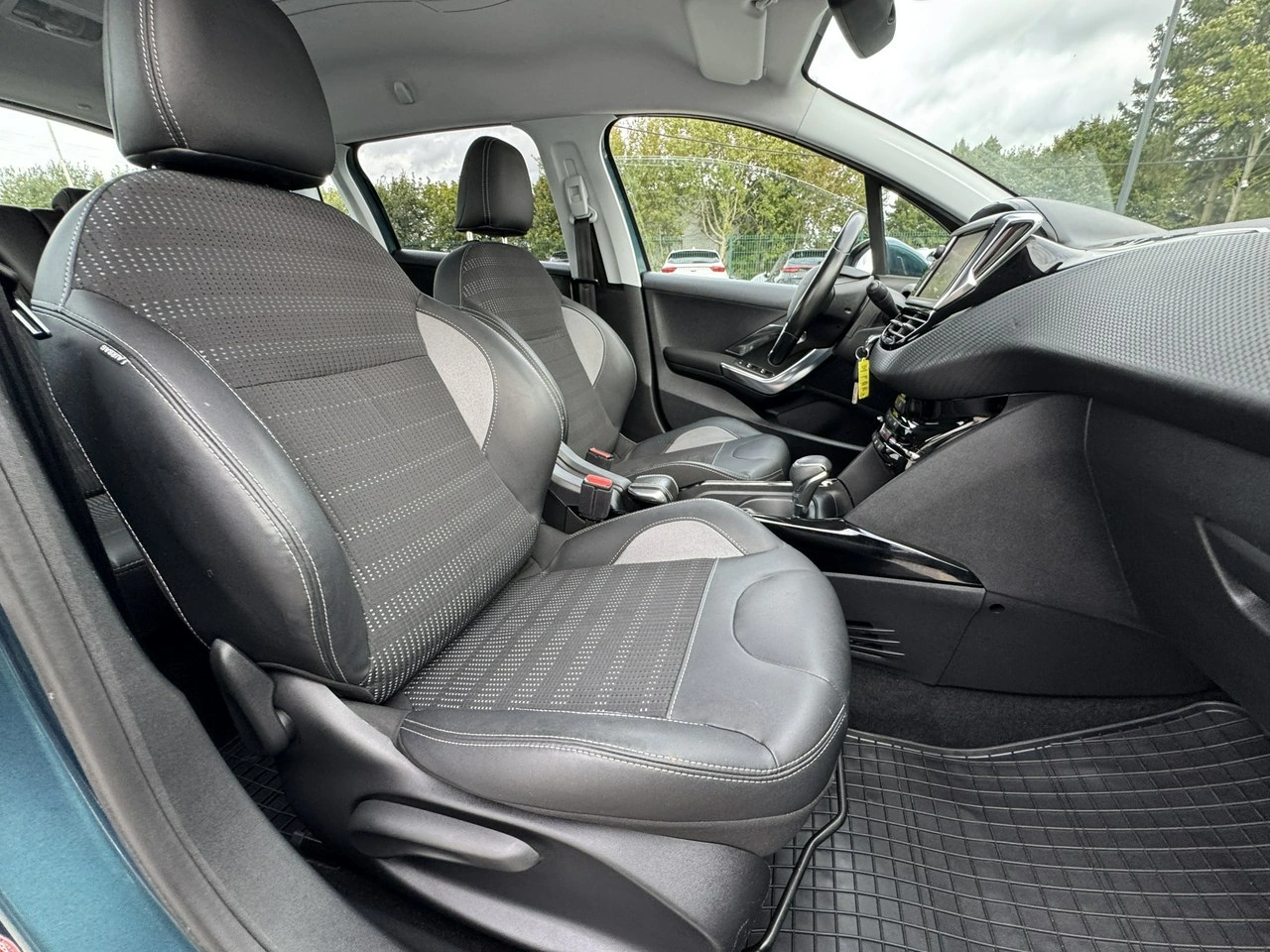 Peugeot 2008 - Zdjęcie 34