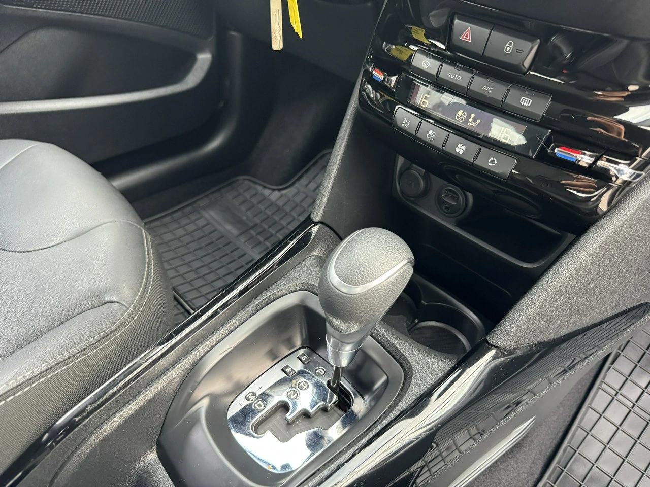 Peugeot 2008 - Zdjęcie 37