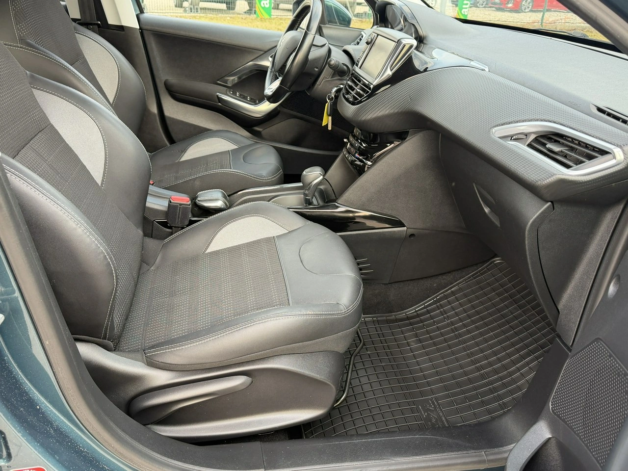 Peugeot 2008 - Zdjęcie 33