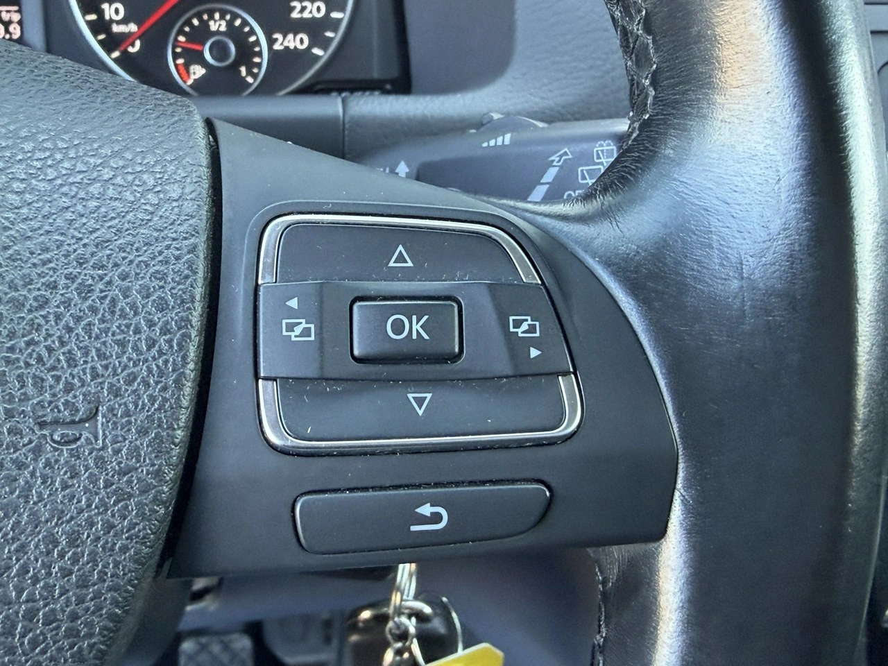 Volkswagen Touran - Zdjęcie 21