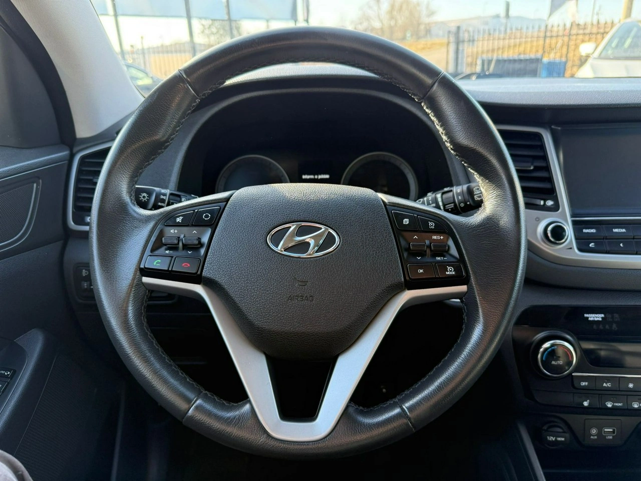 Hyundai Tucson - Zdjęcie 28