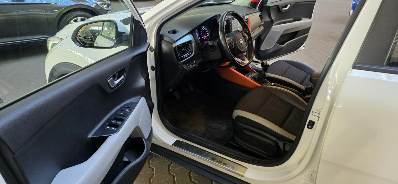 Kia Stonic - Zdjęcie 11