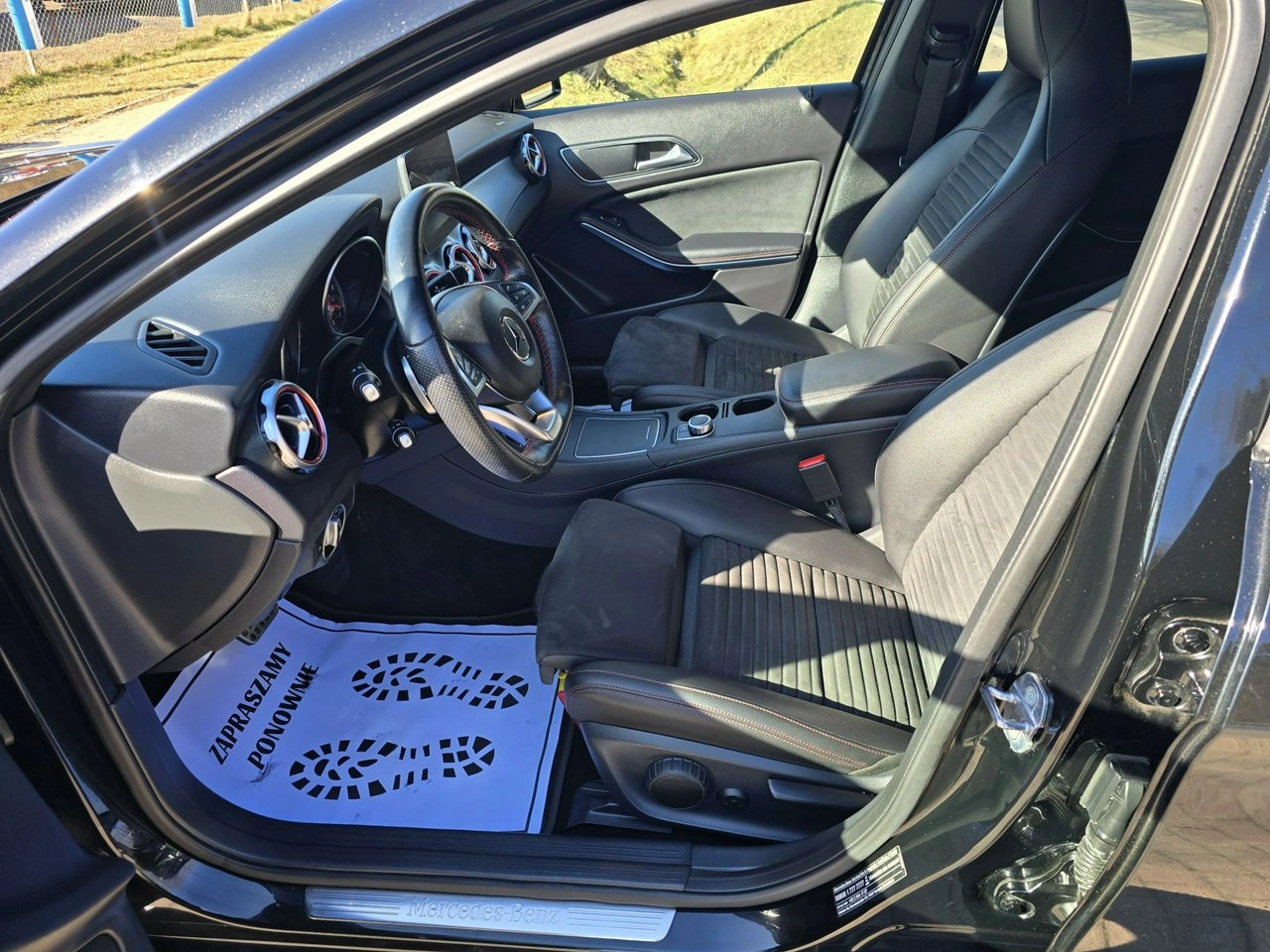 Mercedes GLA 180 - Zdjęcie 13