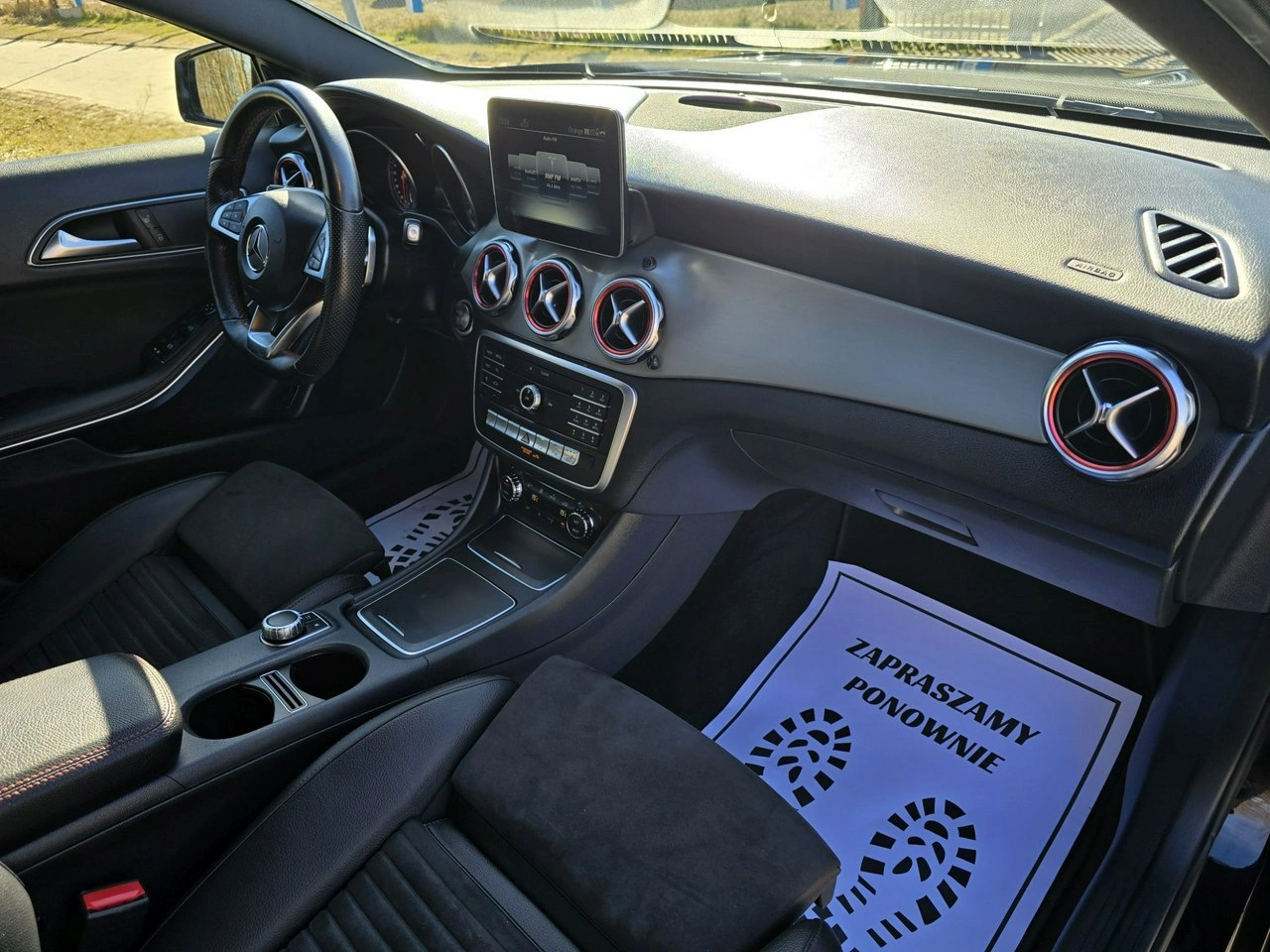 Mercedes GLA 180 - Zdjęcie 19